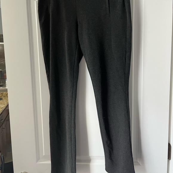 It’s hard to display these lovely Chico knit pants for wintertime or into Spring - Picture 2 of 3